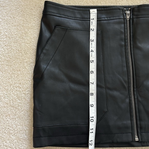 Free People Black Faux Leather Mini Skirt Full Zipper Size 10 - Picture 4 of 6